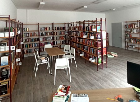 Gemeindebibliothek Oßling - Bücherregale